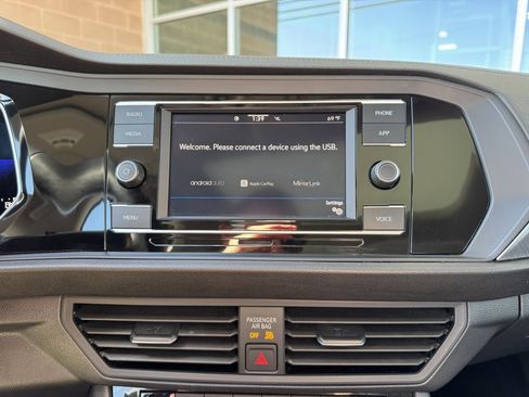 Used 2022 Volkswagen Jetta SE w/ Panoramic Sunroof Package image 22