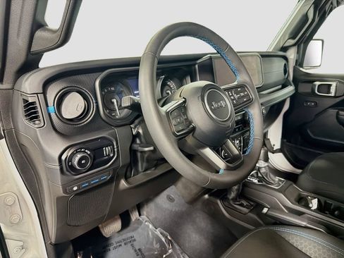 Used 2024 Jeep Wrangler Unlimited Rubicon 4xe w/ Convenience Group AWD/4WD image 11