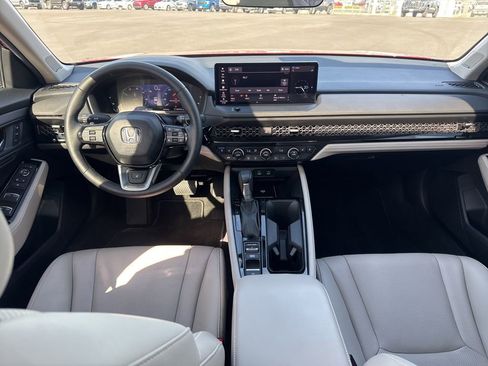 Used 2025 Honda Accord Touring image 13