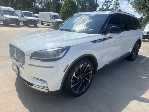 Used 2020 Lincoln Aviator Reserve w/ Equipment Group 201A RWD image 8