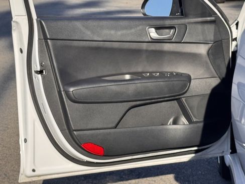 Used 2020 Kia Optima SE image 15