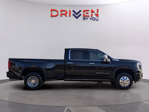 Used 2024 GMC Sierra 3500 Denali w/ Denali Reserve Package image 7