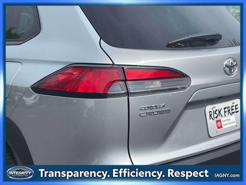 Certified 2025 Toyota Corolla Cross XLE AWD/4WD image 11