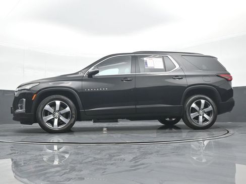 Used 2023 Chevrolet Traverse LT w/ LT Premium Package image 27