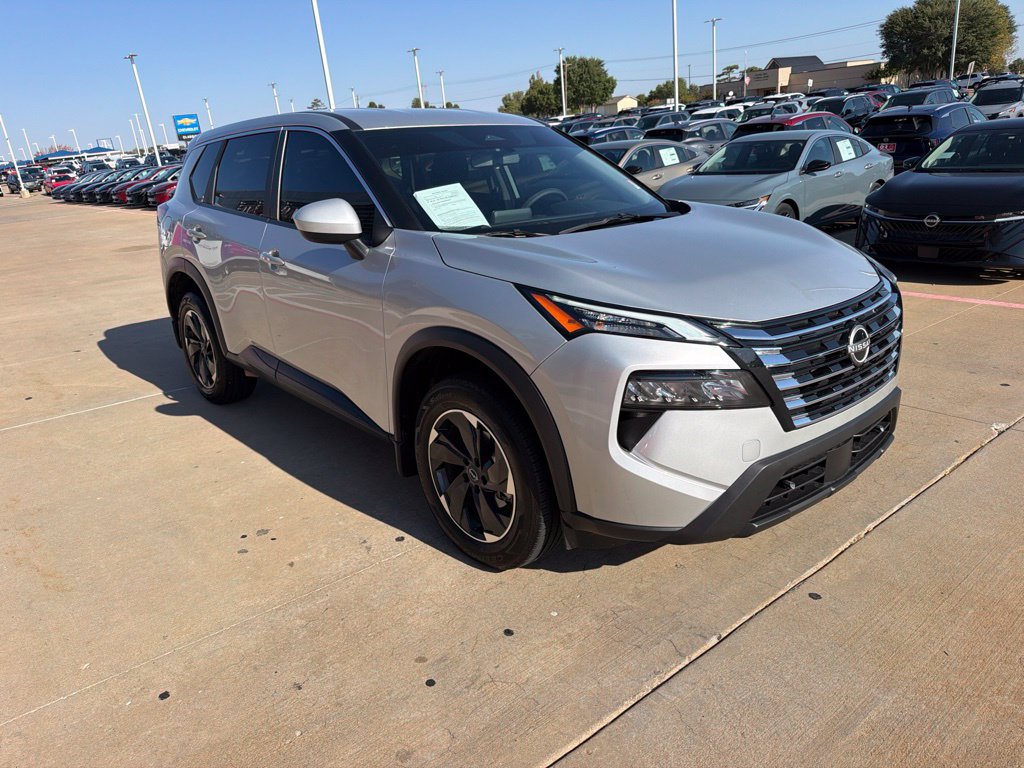Used 2025 Nissan Rogue SV FWD image 7