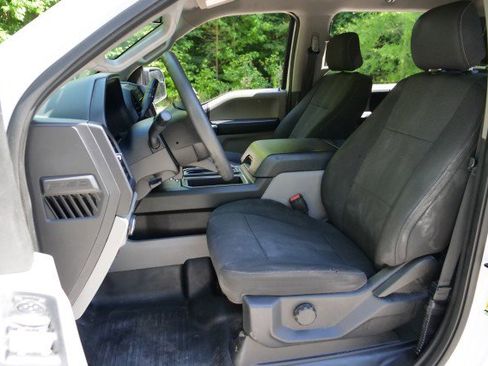 Used 2017 Ford F150 XL w/ Equipment Group 101A Mid AWD/4WD image 13