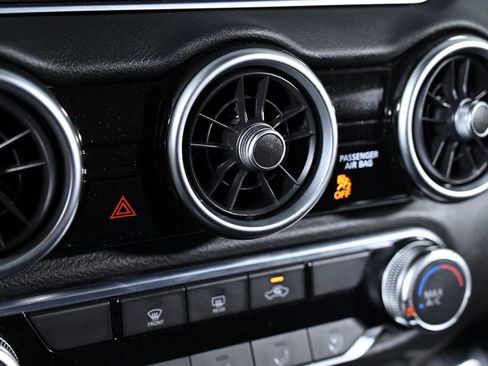 Certified 2023 Nissan Sentra SV image 18