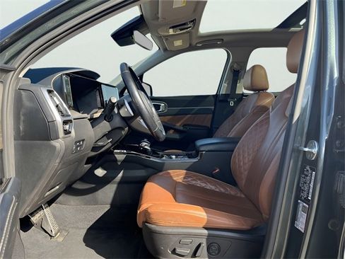 Used 2022 Kia Sorento SX Prestige w/ Rust Color Package image 17