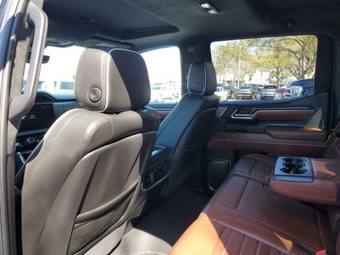 Used 2025 GMC Sierra 1500 Denali Ultimate image 10