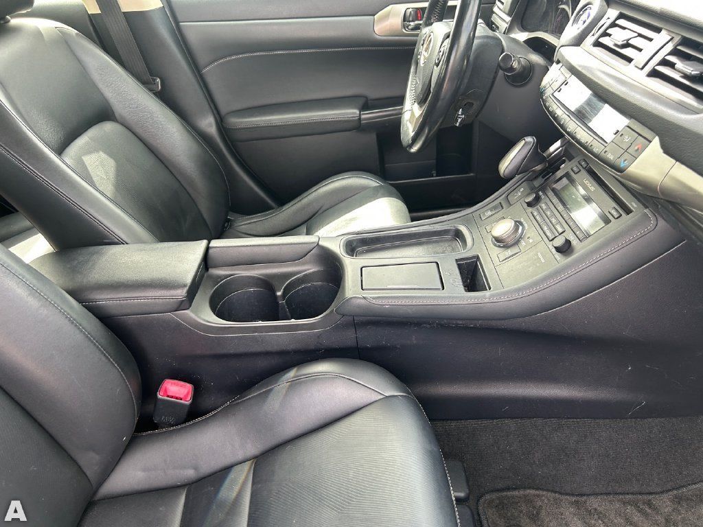 Used 2015 Lexus CT 200h FWD image 12