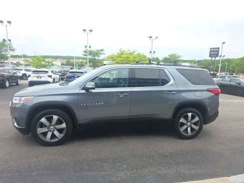 Used 2019 Chevrolet Traverse LT w/ LT Premium Package AWD/4WD image 6