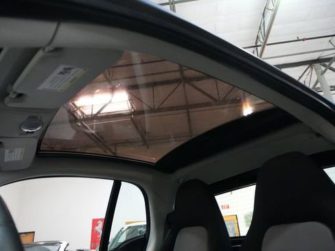 Used 2015 smart fortwo pure image 12