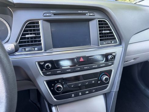 Used 2017 Hyundai Sonata SE image 16