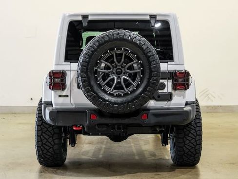 Used 2022 Jeep Wrangler Unlimited Rubicon AWD/4WD image 32