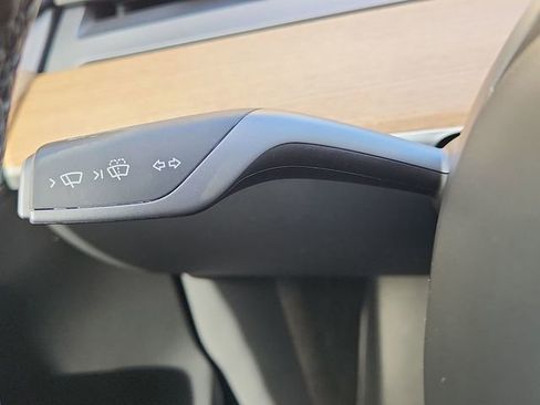 Used 2023 Tesla Model Y Performance AWD/4WD image 17