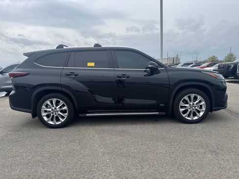 Used 2025 Toyota Highlander Limited image 8
