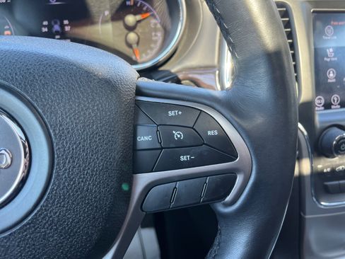 Used 2018 Jeep Grand Cherokee Overland image 18