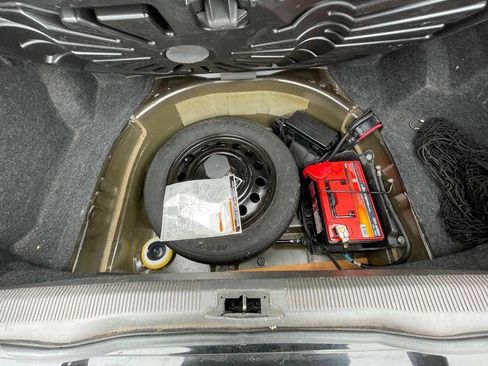 Used 2006 Lincoln LS image 24