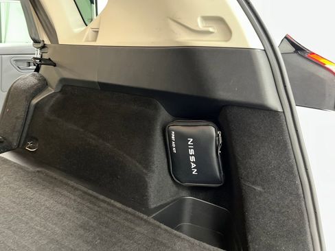 Used 2024 Nissan Rogue S FWD image 31