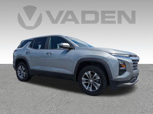 Used 2025 Chevrolet Equinox LT AWD/4WD image 3