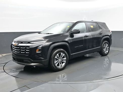 Used 2025 Chevrolet Equinox LT image 1