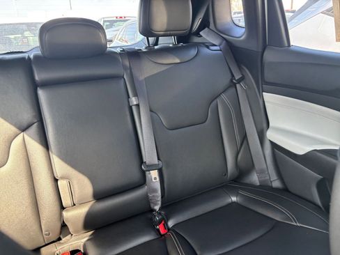 Used 2025 Jeep Compass Limited image 37