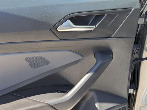 Used 2025 Volkswagen Jetta SE image 25