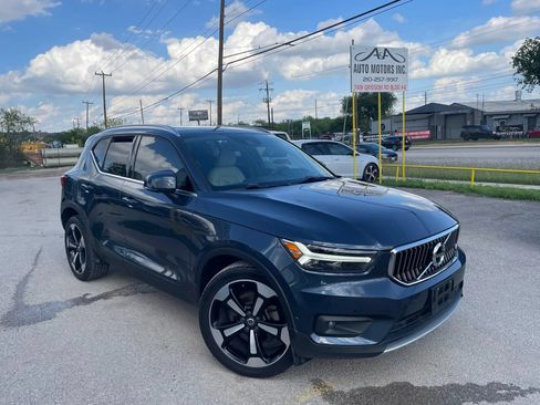 Used 2019 Volvo XC40 T4 Inscription FWD image 5