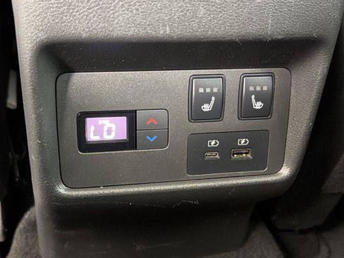 Used 2021 Nissan Rogue Platinum FWD image 21