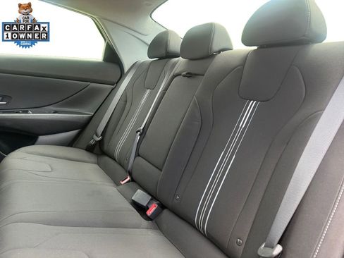 Used 2025 Hyundai Elantra SEL FWD image 14