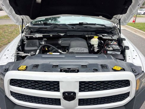 Used 2018 RAM 1500 Express RWD image 27