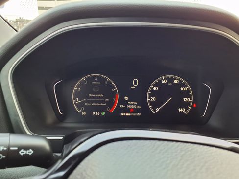 Used 2025 Honda Pilot Sport image 14