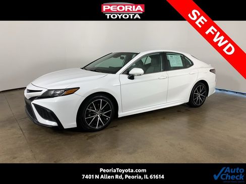 Used 2023 Toyota Camry SE image 1