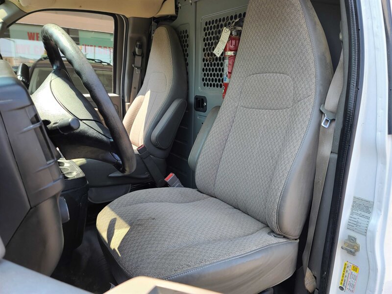 Used 2015 Chevrolet Express 2500 RWD image 9