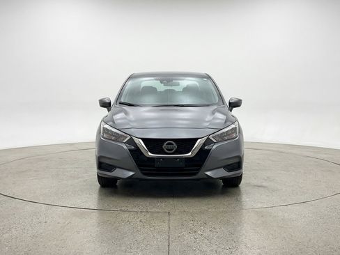 Used 2025 Nissan Versa SV image 2