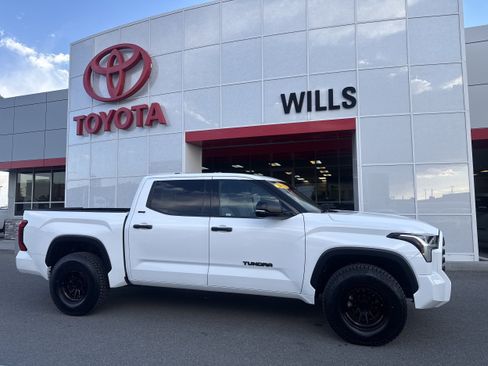 Used 2023 Toyota Tundra SR5 w/ SR5 Convenience Package AWD/4WD image 1