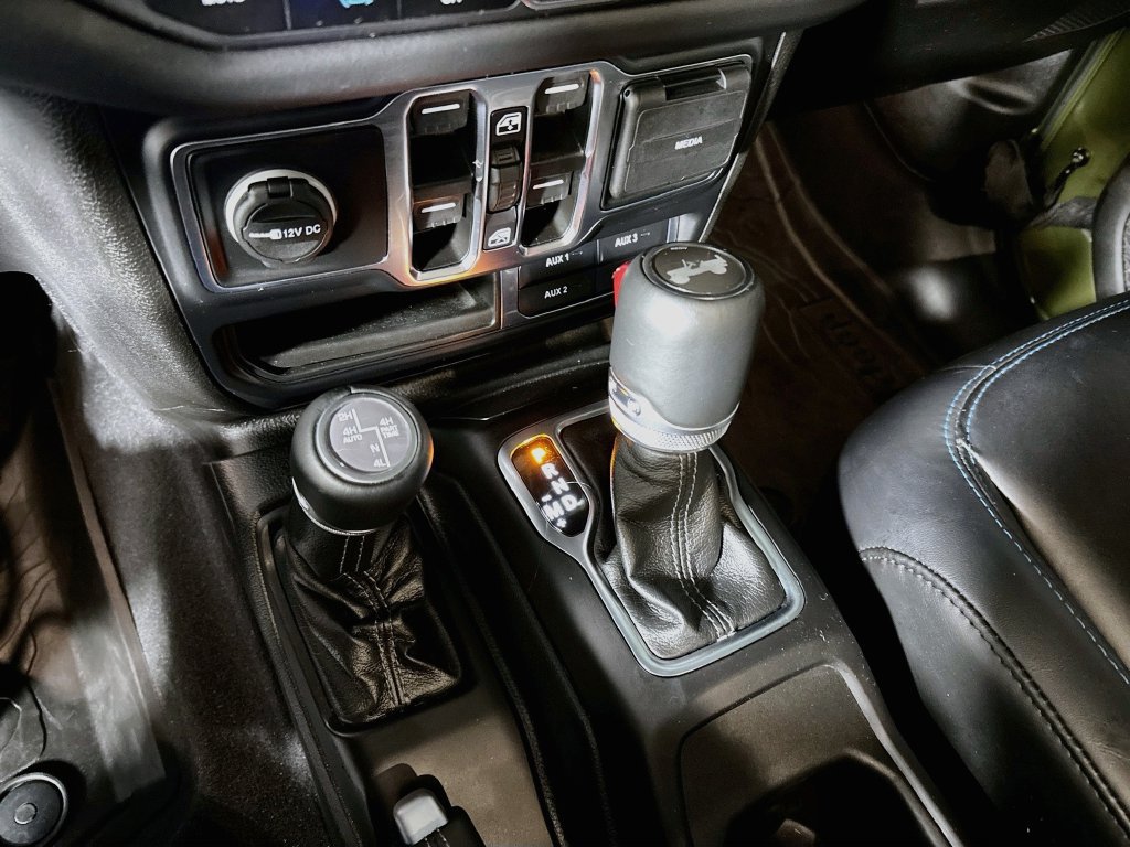 Used 2024 Jeep Wrangler High Altitude AWD/4WD image 19