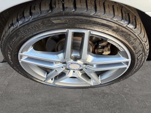 Used 2015 Mercedes-Benz E 400 4MATIC Coupe image 41