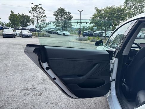 Used 2019 Tesla Model 3 Standard Range Plus RWD image 21