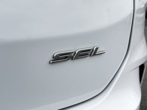 Used 2020 Ford Edge SEL image 14