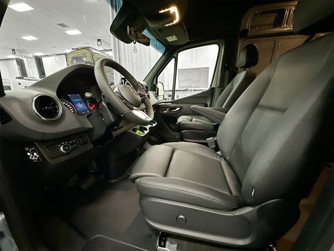 New 2025 Mercedes-Benz Sprinter 2500 image 21