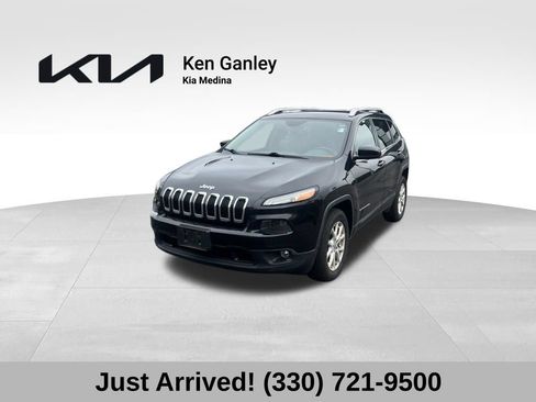 Used 2015 Jeep Cherokee Latitude w/ Cold Weather Group AWD/4WD image 1