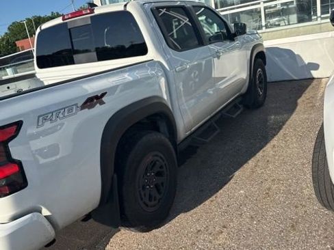 Used 2025 Nissan Frontier PRO-4X AWD/4WD image 10