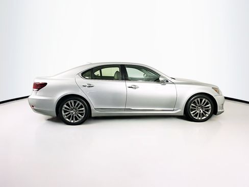 Used 2017 Lexus LS 460 w/ Comfort Package RWD image 10