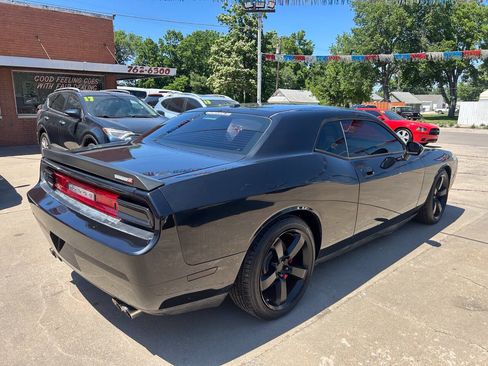 Used 2009 Dodge Challenger SRT8 w/ SRT Option Group II RWD image 23