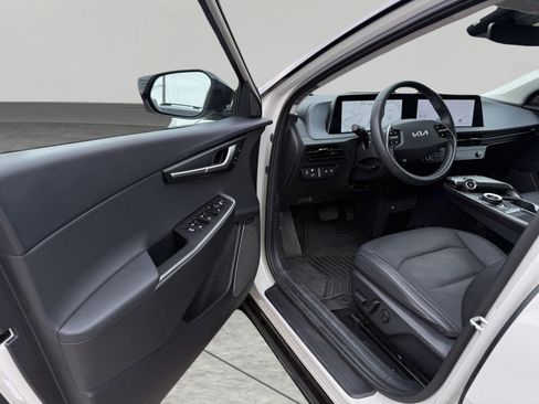 Used 2023 Kia EV6 Wind w/ Wind Technology Package AWD/4WD image 19