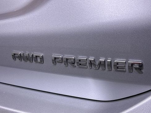 Used 2022 Chevrolet Equinox Premier AWD/4WD image 33
