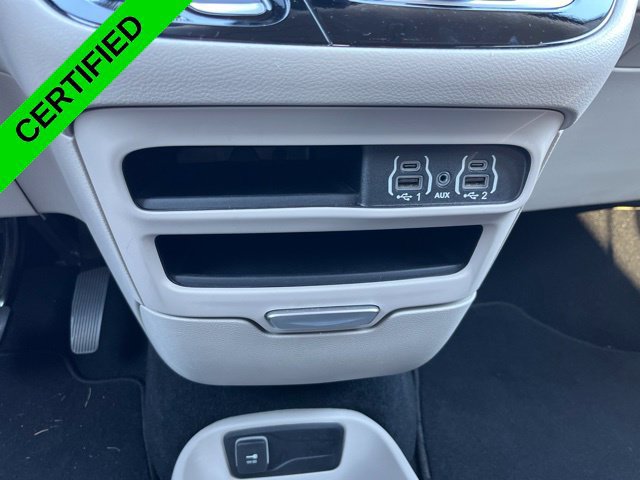 Used 2024 Chrysler Pacifica Touring-L FWD image 25