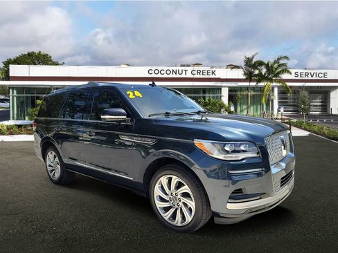 Certified 2024 Lincoln Navigator Reserve AWD/4WD image 37
