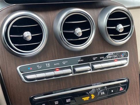 Used 2022 Mercedes-Benz GLC 300 4MATIC image 28